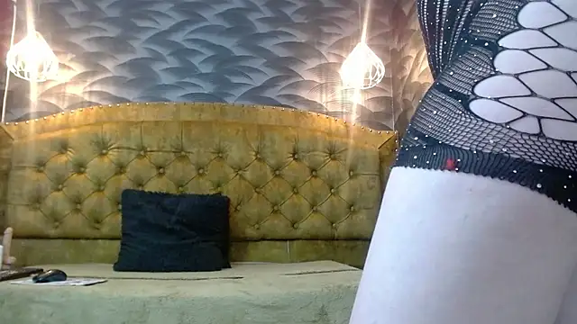 AvaNahomix online show from 09/16/25, 11:11