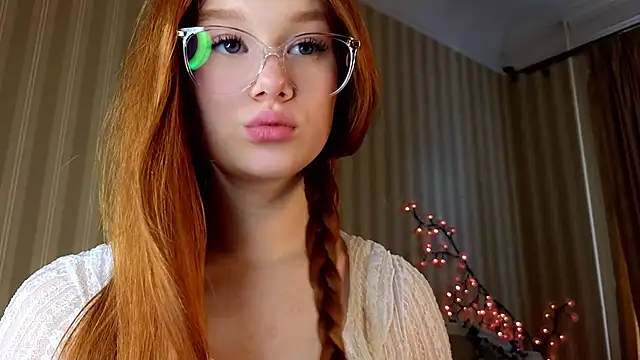 Snapshot of Juuulia_ chatting on 06/27/26, 02:23 Juuulia online show from 06/27/26, 02:23