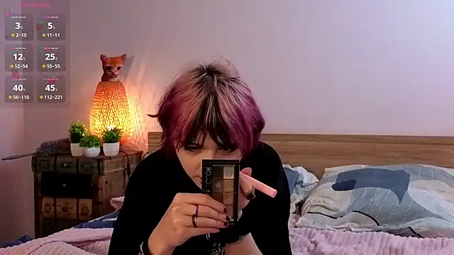 Snapshot of TaiteBeat chatting on 11/12/25, 05:57 TaiteBeat online show from 11/12/25, 05:57