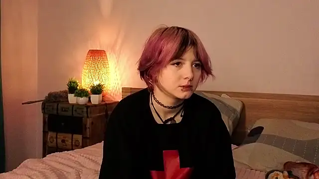 Snapshot of TaiteBeat chatting on 11/14/25, 05:55 TaiteBeat online show from 11/14/25, 05:55