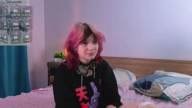 Snapshot of TaiteBeat chatting on 11/24/25, 06:40 TaiteBeat online show from 11/24/25, 06:40