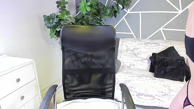 paula miler1 online show from 03/26/26, 02:55