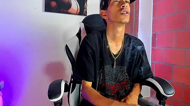 briamhoconor xh online show from 03/20/26, 01:43