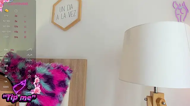 Snapshot of Hadid_Jimenez_ chatting on 11/20/25, 06:40 Hadid Jimenez online show from 11/20/25, 06:40