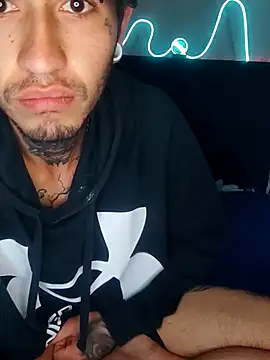 Snapshot of Tattoboy19cm chatting on 10/02/25, 03:57 Tattoboy19cm online show from 10/02/25, 03:57