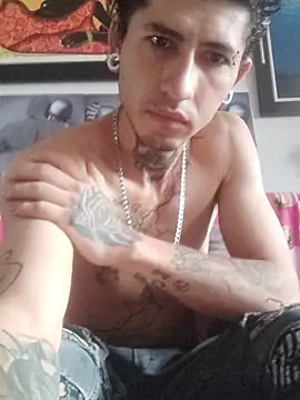 Snapshot of Tattoboy19cm chatting on 11/10/25, 02:49 Tattoboy19cm online show from 11/10/25, 02:49