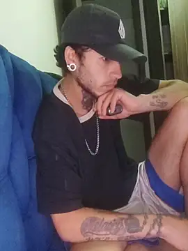 Snapshot of Tattoboy19cm chatting on 11/29/25, 03:09 Tattoboy19cm online show from 11/29/25, 03:09