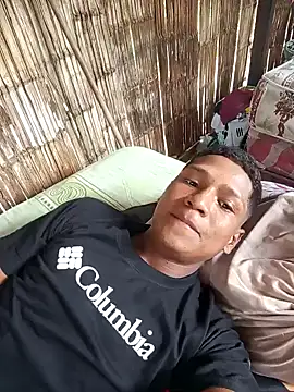 Snapshot of Davir2001 chatting on 02/21/26, 07:04 Davir2001 online show from 02/21/26, 07:04