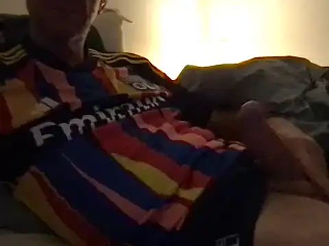 Snapshot of orbix2007 chatting on 12/27/24, 11:42 orbix2007 online show from 12/27/24, 11:42