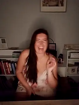 Snapshot of SweetLaurenXX chatting on 10/10/25, 08:08 SweetLaurenXX online show from 10/10/25, 08:08