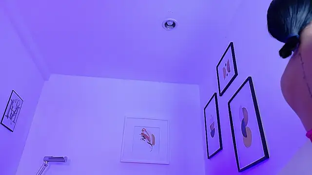 cutepetitee online show from 04/27/26, 07:56
