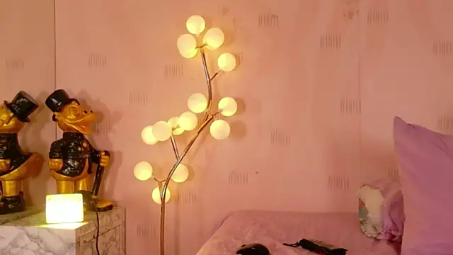 cutepetitee online show from 04/30/26, 07:20