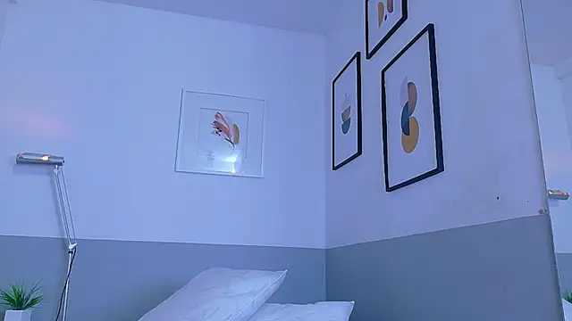 cutepetitee online show from 06/03/26, 07:30