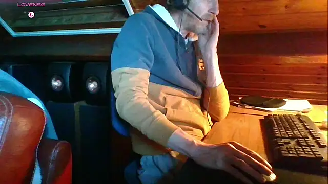 Snapshot of Vrenico-SC chatting on 09/09/25, 05:23 Vrenico-SC online show from 09/09/25, 05:23