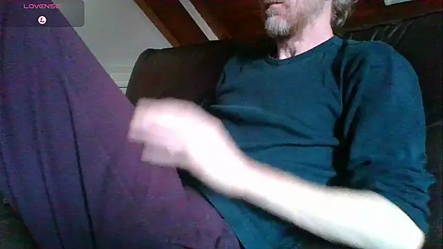 Snapshot of Vrenico-SC chatting on 10/19/25, 09:54 Vrenico-SC online show from 10/19/25, 09:54