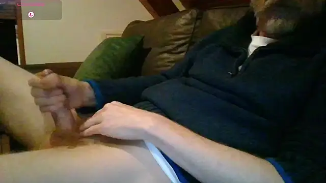 Snapshot of Vrenico-SC chatting on 02/19/26, 03:02 Vrenico-SC online show from 02/19/26, 03:02