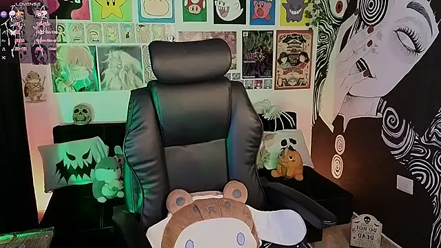 Snapshot of Yuhwan_ chatting on 10/27/25, 11:09 Yuhwan online show from 10/27/25, 11:09