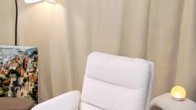 Snapshot of lumi65 chatting on 12/15/25, 11:36 lumi65 online show from 12/15/25, 11:36