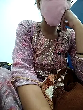 Snapshot of Miss-0012 chatting on 11/13/25, 04:39 Miss-0012 online show from 11/13/25, 04:39