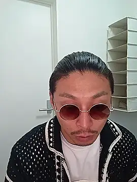 specialz0831 online show from 04/18/26, 08:51