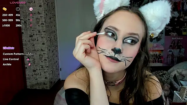 LucyRose3 online show from 10/31/25, 05:47