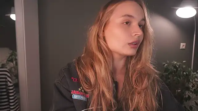 Snapshot of lisa_schiele chatting on 11/19/25, 08:20 lisa schiele online show from 11/19/25, 08:20