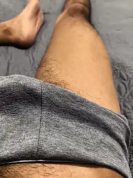 Yucsingl1 online show from 04/12/26, 12:48