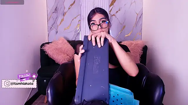 Mhiaa Sweet online show from 04/17/26, 12:08