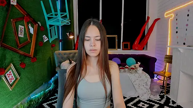 UliaNeer online show from 09/09/25, 05:07