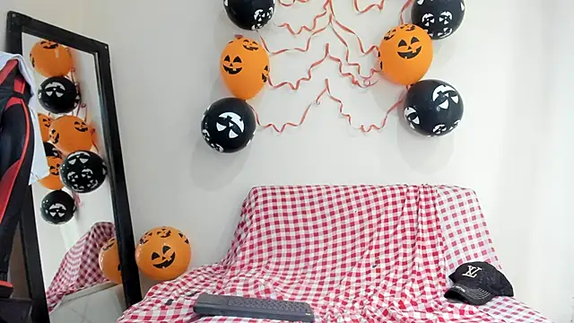 Snapshot of axel_rousse2 chatting on 10/24/25, 10:17 axel rousse2 online show from 10/24/25, 10:17