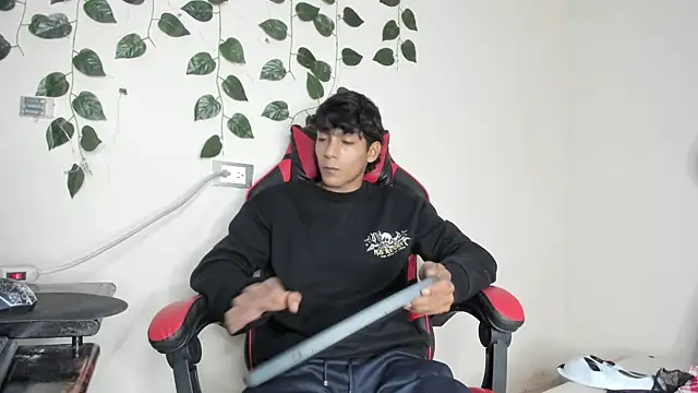 Snapshot of axel_rousse2 chatting on 10/29/25, 09:16 axel rousse2 online show from 10/29/25, 09:16