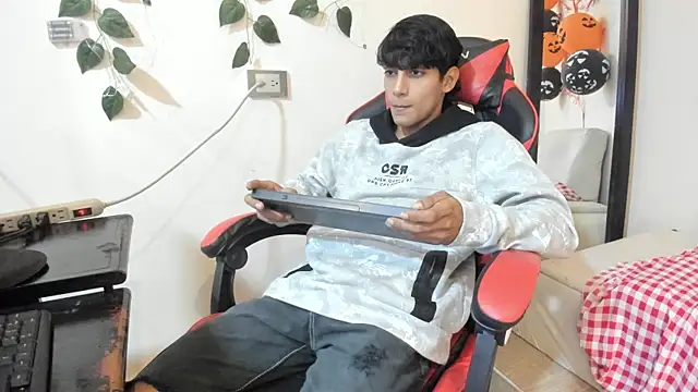 Snapshot of axel_rousse2 chatting on 11/03/25, 11:59 axel rousse2 online show from 11/03/25, 11:59