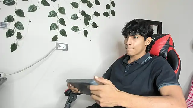 Snapshot of axel_rousse2 chatting on 11/04/25, 11:26 axel rousse2 online show from 11/04/25, 11:26