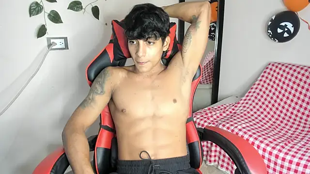 Snapshot of axel_rousse2 chatting on 11/07/25, 10:21 axel rousse2 online show from 11/07/25, 10:21