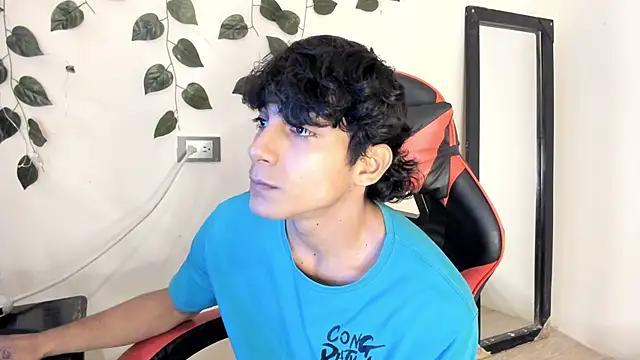 Snapshot of axel_rousse2 chatting on 11/23/25, 10:09 axel rousse2 online show from 11/23/25, 10:09