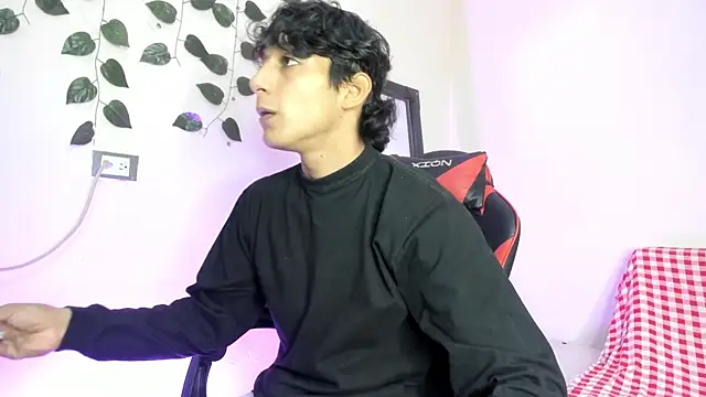 Snapshot of axel_rousse2 chatting on 11/26/25, 11:50 axel rousse2 online show from 11/26/25, 11:50