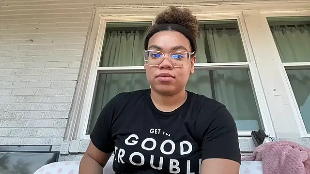 Snapshot of zahrabliss chatting on 09/12/25, 05:02 zahrabliss online show from 09/12/25, 05:02