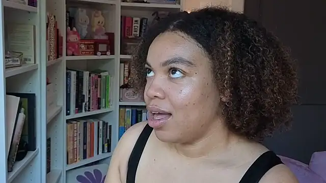 Snapshot of zahrabliss chatting on 09/22/25, 08:55 zahrabliss online show from 09/22/25, 08:55