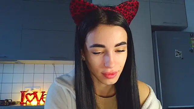 Snapshot of EvaMelnik chatting on 10/05/25, 02:59 EvaMelnik online show from 10/05/25, 02:59