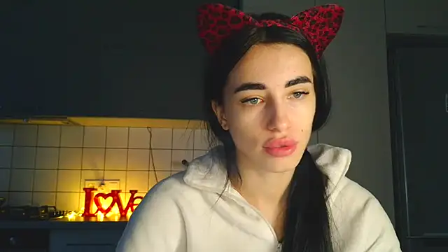 Snapshot of EvaMelnik chatting on 10/07/25, 02:58 EvaMelnik online show from 10/07/25, 02:58