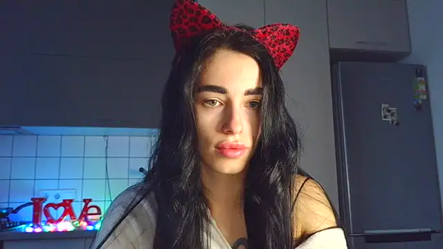 Snapshot of EvaMelnik chatting on 10/12/25, 03:11 EvaMelnik online show from 10/12/25, 03:11