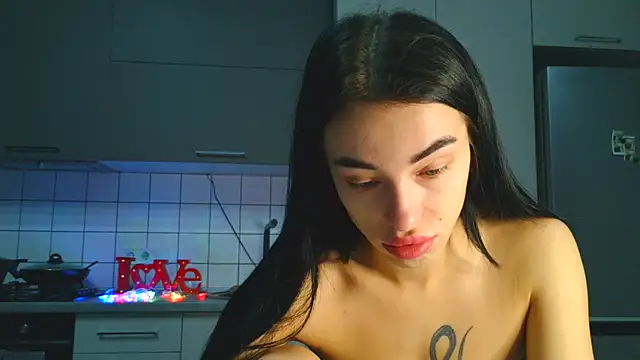 Snapshot of EvaMelnik chatting on 10/29/25, 03:25 EvaMelnik online show from 10/29/25, 03:25