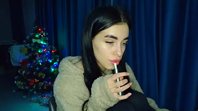 Snapshot of EvaMelnik chatting on 12/17/25, 05:19 EvaMelnik online show from 12/17/25, 05:19