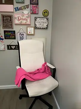 Snapshot of Juicystorm chatting on 10/07/25, 03:04 Juicystorm online show from 10/07/25, 03:04