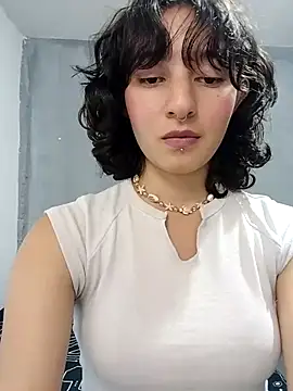 Snapshot of LuaBusch chatting on 12/18/25, 06:19 LuaBusch online show from 12/18/25, 06:19