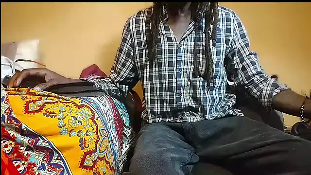 Snapshot of EYEzIAM chatting on 09/13/25, 01:11 EYEzIAM online show from 09/13/25, 01:11