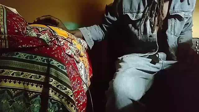 Snapshot of EYEzIAM chatting on 11/06/25, 09:54 EYEzIAM online show from 11/06/25, 09:54