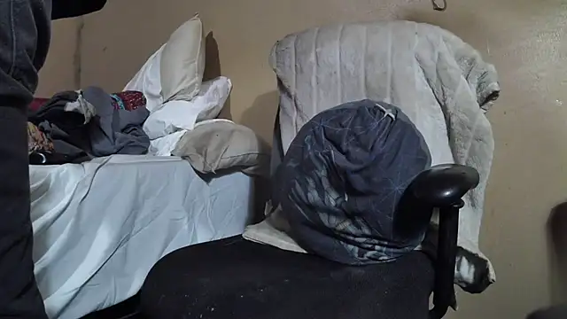 EYEzIAM online show from 03/28/26, 08:03