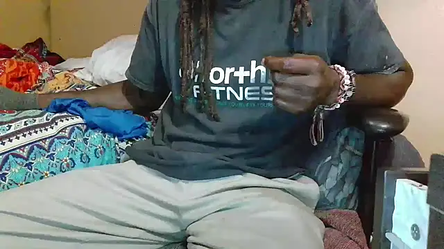 EYEzIAM online show from 06/01/26, 03:30