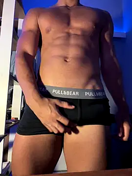 gostosocrvg online show from 11/18/25, 03:56